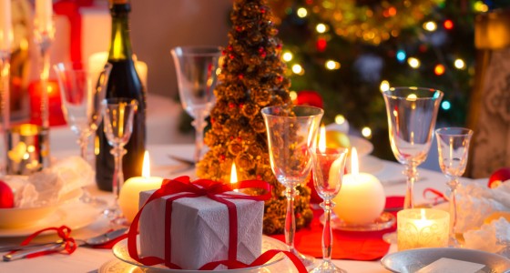 Festlich gedeckter Tisch an Weihnachten – So wird er zum Eyecatcher Festlich gedeckter Tisch an Weihnachten – So wird er zum Eyecatcher