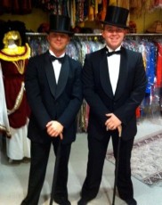 Kunden-Fotos 59 Kundenfoto im Smoking mit Zylinder