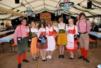 Kunden-Fotos 120 Kundenfoto Oktoberfest in Dortmund Servicekräfte