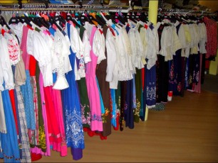 Über uns 60 Markendirndl