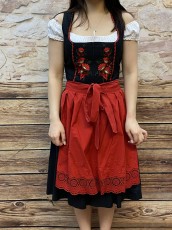 Über uns 62 Viintage-Dirndl aus den 70er Jahren
