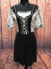 Über uns 49 Kurzes Landhauskleid